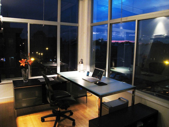 minimalist-workspace